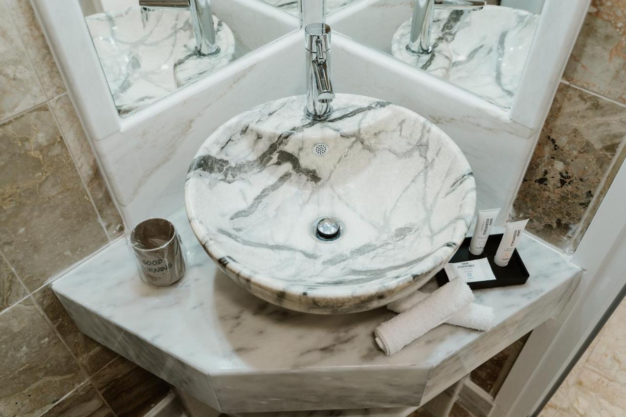 Blue And White Luxury Suites Nea Kallikrateia Zewnętrze zdjęcie