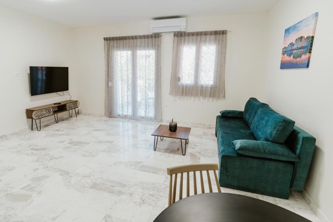 Blue And White Luxury Suites Nea Kallikrateia Zewnętrze zdjęcie