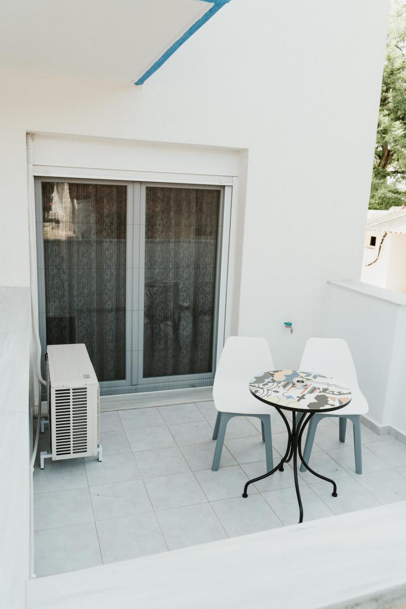 Blue And White Luxury Suites Nea Kallikrateia Zewnętrze zdjęcie