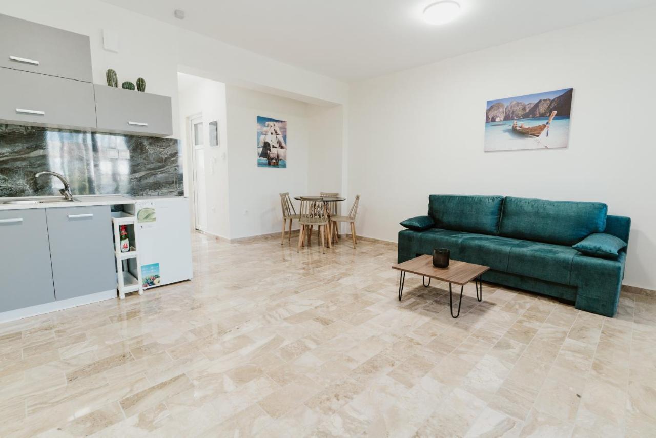 Blue And White Luxury Suites Nea Kallikrateia Zewnętrze zdjęcie