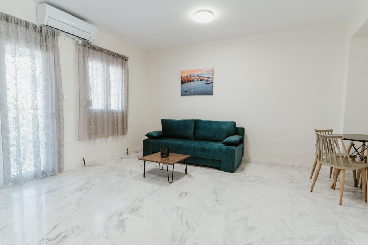 Blue And White Luxury Suites Nea Kallikrateia Zewnętrze zdjęcie