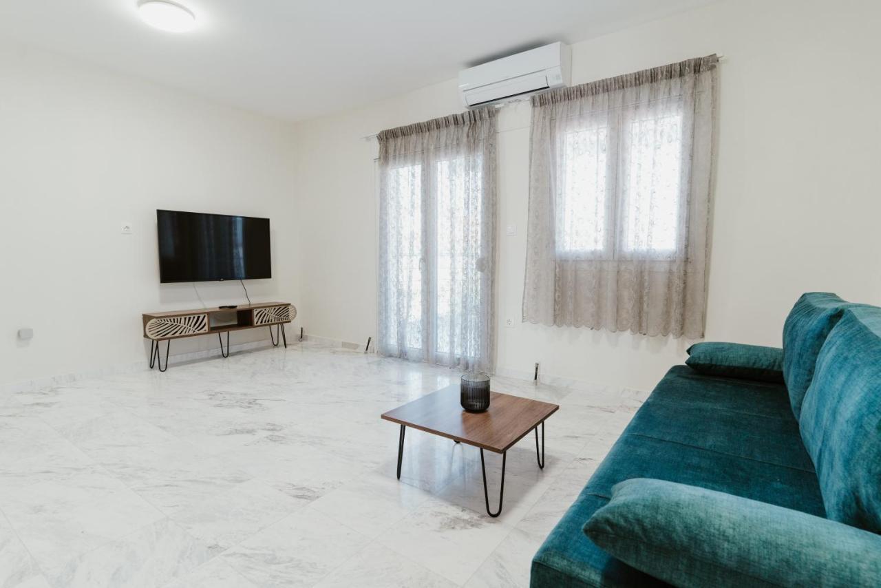 Blue And White Luxury Suites Nea Kallikrateia Zewnętrze zdjęcie
