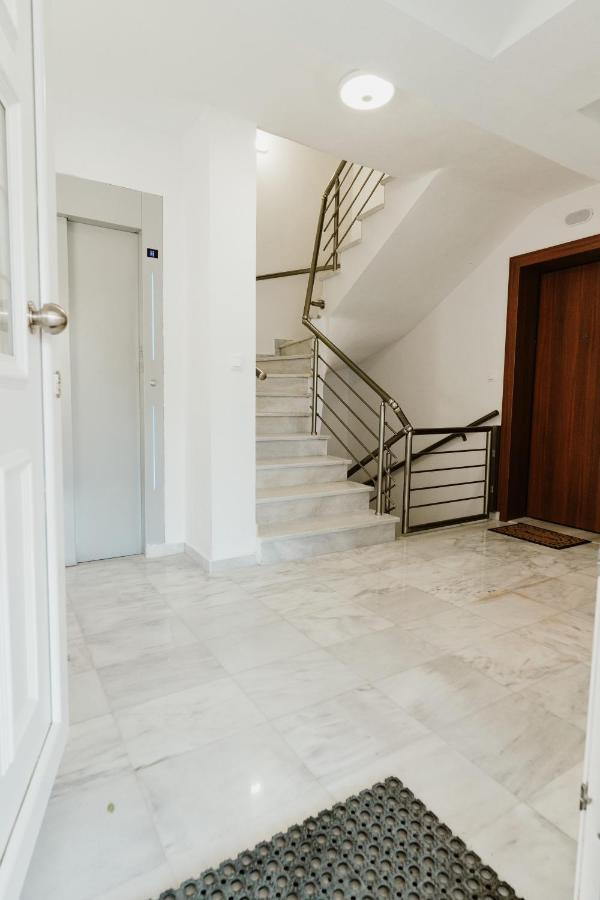 Blue And White Luxury Suites Nea Kallikrateia Zewnętrze zdjęcie