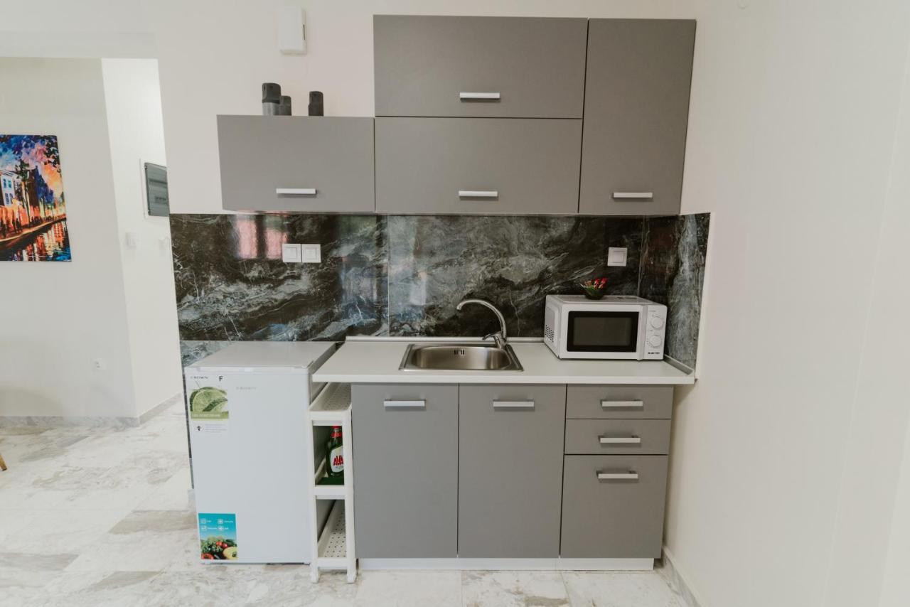 Blue And White Luxury Suites Nea Kallikrateia Zewnętrze zdjęcie