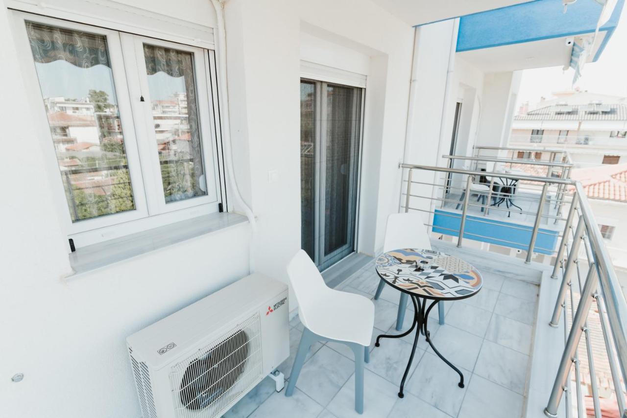 Blue And White Luxury Suites Nea Kallikrateia Zewnętrze zdjęcie